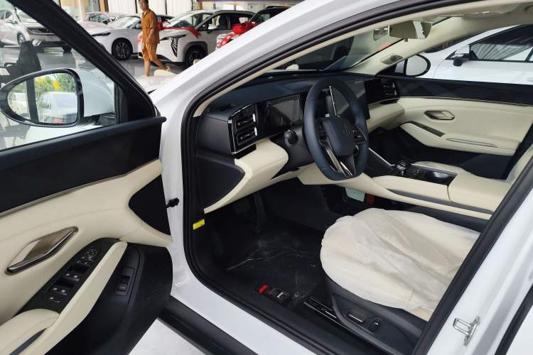 Used BYD Qin L 2024 DM-i 80KM Beyond Model
