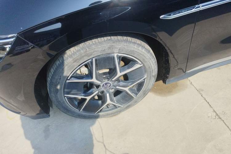 Used BYD Han 2024 EV Glory Edition 605KM Front-Wheel-Drive Premium Model
