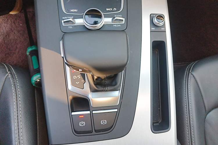 Used Audi Q5L 2020 Updated 40 TFSI Prestige Fashion Edition
