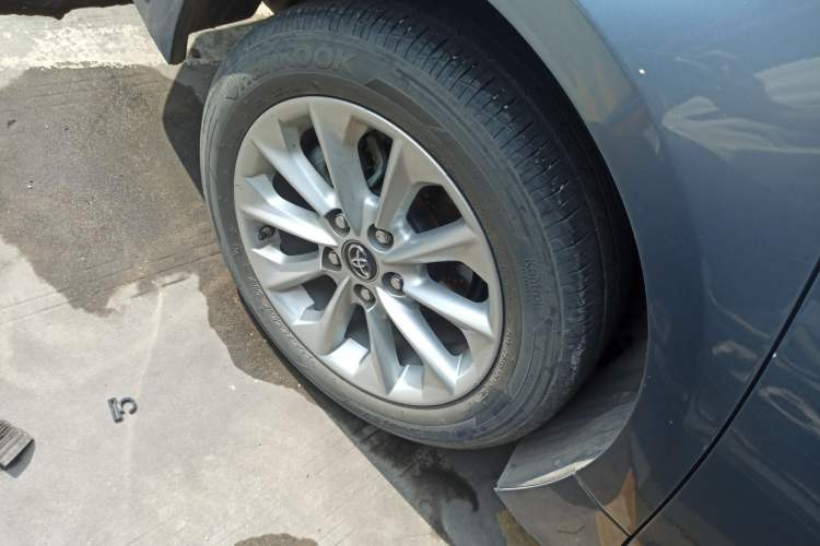 Used Toyota Corolla 2021 Dual-Motor 1.8L E-CVT Elite Edition
