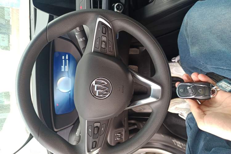 Used Buick Velite 6 2023 Revised Version 430 km Range – Commuter Edition
