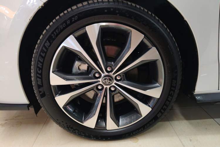 Used Toyota Granvia 2023 2.5L Hybrid Prestige VIP Edition