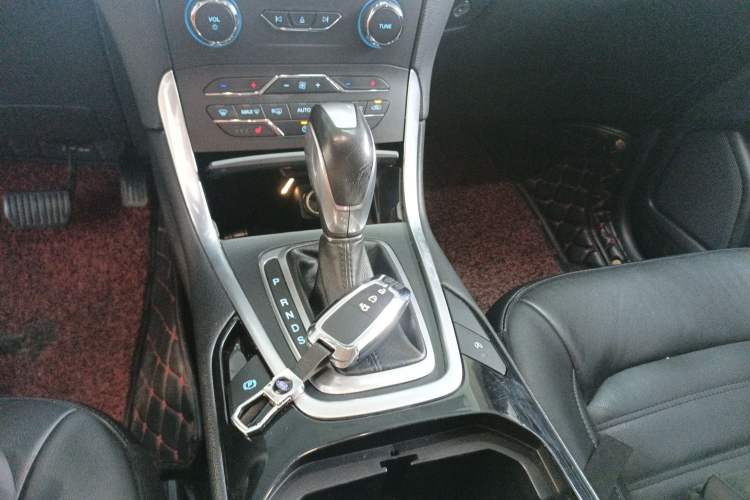 Used Ford Edge 2018 EcoBoost 245 Two-Wheel-Drive Titanium 7-Seater China V Standard
