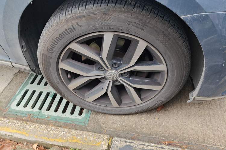 Used Volkswagen Variant 2017 380TSI Two-Wheel Drive Comfort Edition