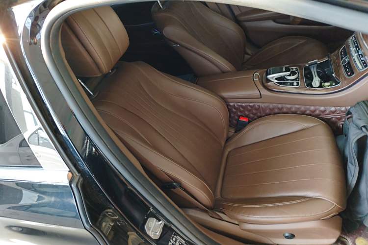 Used Mercedes-Benz E-Class 2016 E 300 L Stylish Model
