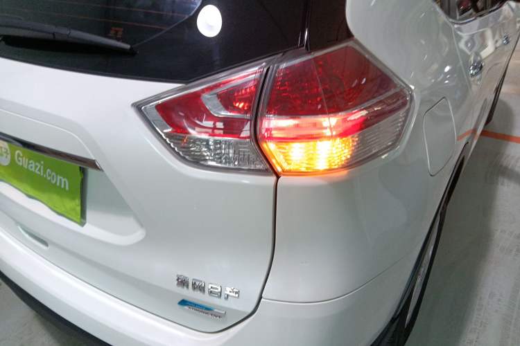 Used Nissan X-Trail 2014 2.5L CVT Luxury Edition 4WD
