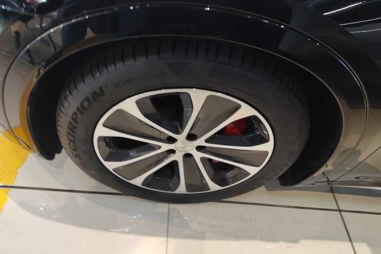 Used Hima Luxeed R7 2024 All-Electric 736 km Ultra
