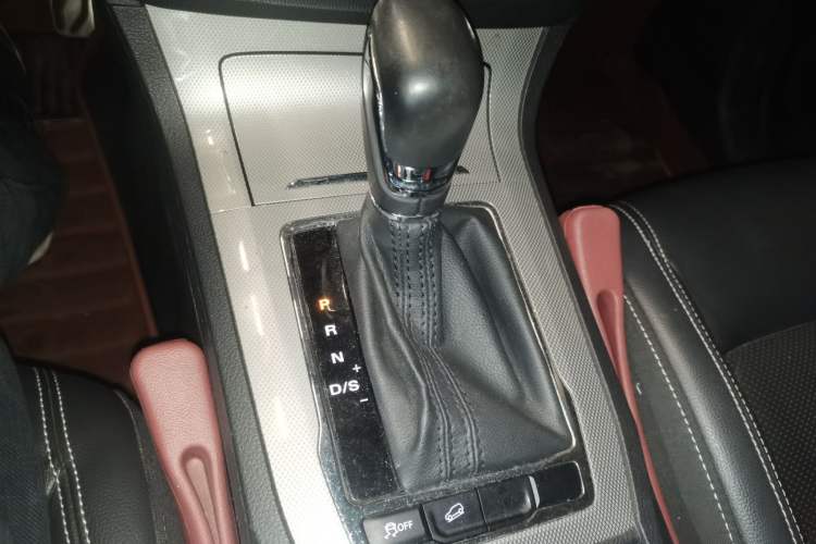 Used Roewe RX5 2016 20T Two-Wheel Drive Automatic Internet Smart Edition