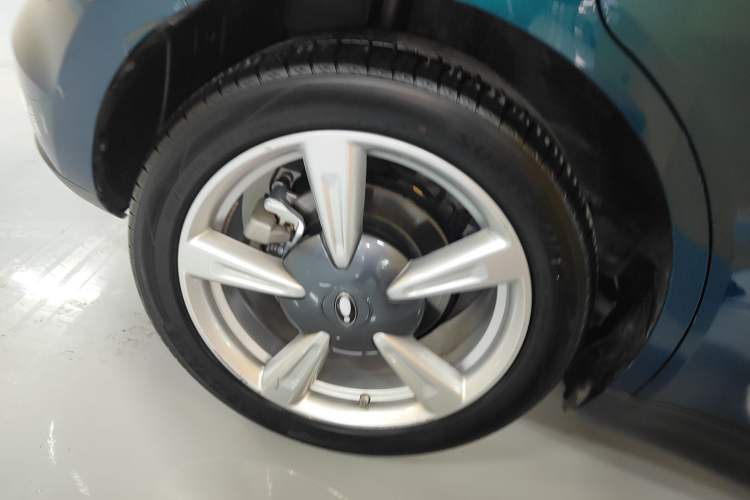 Used ORA Good Cat 2023 401 km Standard Range Luxury Version Lithium Iron Phosphate
