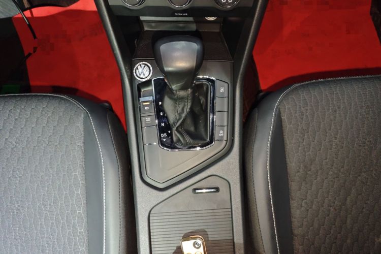 Used Volkswagen Tiguan L 2017 330TSI Automatic Two-Wheel Drive Luxury Edition
