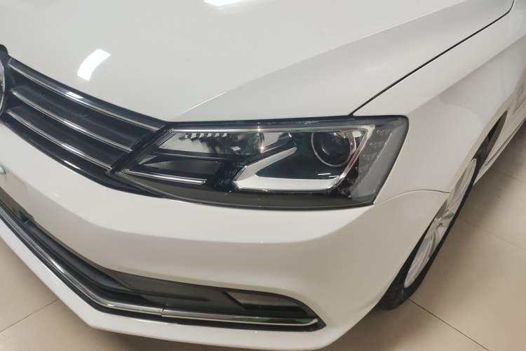 Used Volkswagen Sagitar 2015 230TSI Automatic Comfort Version
