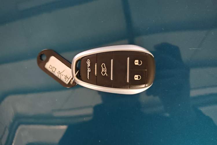 Used Alfa Romeo Giulia 2017 2.0T 200HP Luxury Edition
