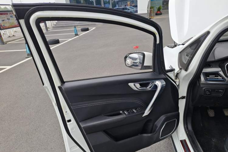 Used Geely Auto Vision X3 2017 1.5L Manual Luxury Model
