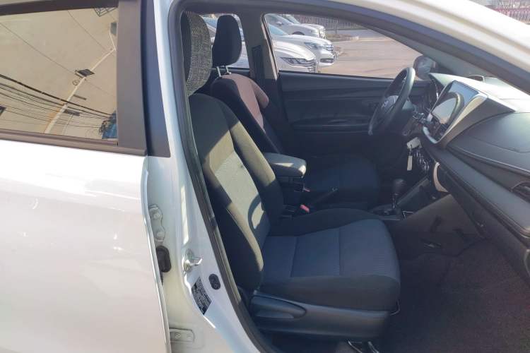 Used Toyota YARiS L 2016 Revised 1.5E CVT Charming Edition