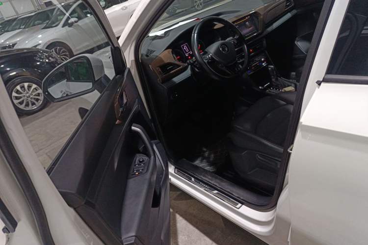 Used Volkswagen Tharu 2021 280TSI Two-Wheel Drive Comfort Edition