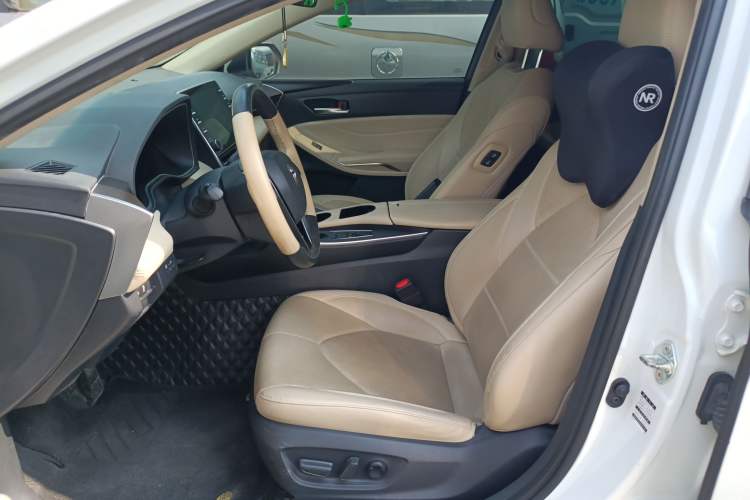 Used Toyota Avalon 2019 2.0L Luxury Edition China VI Standard