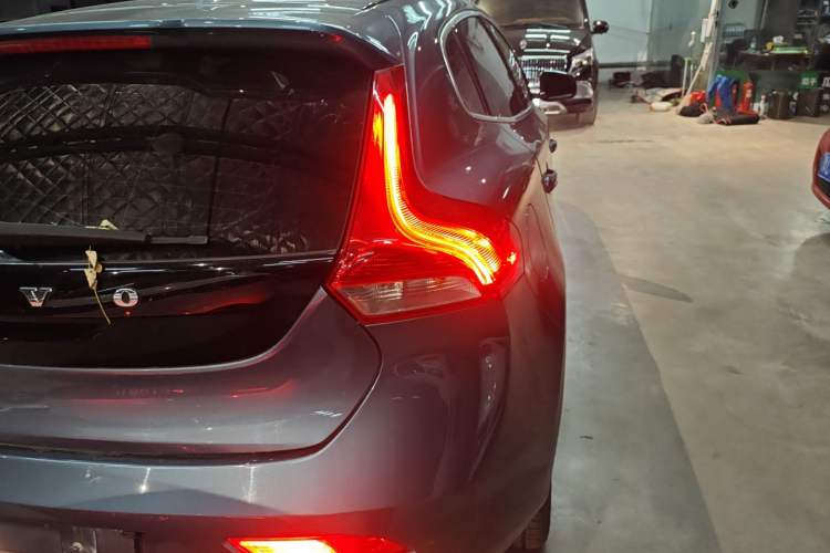 Used Volvo V40 2014 2.0T Zhiya Edition