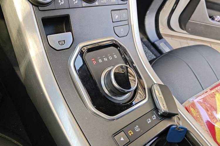 Used Land Rover Range Rover Evoque 2018 240 PS SE Smart Brilliance Edition