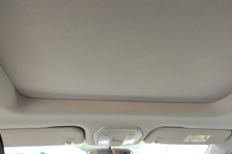 Used SAIC MAXUS EUNIQ 5 2020 Flagship Version with Large Battery 7 Seats
