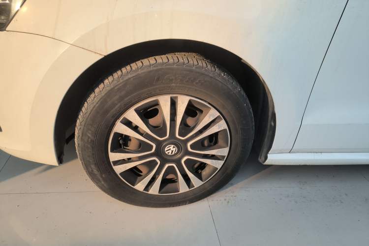 Used Volkswagen Polo 2014 1.4L Manual Fashion Edition
