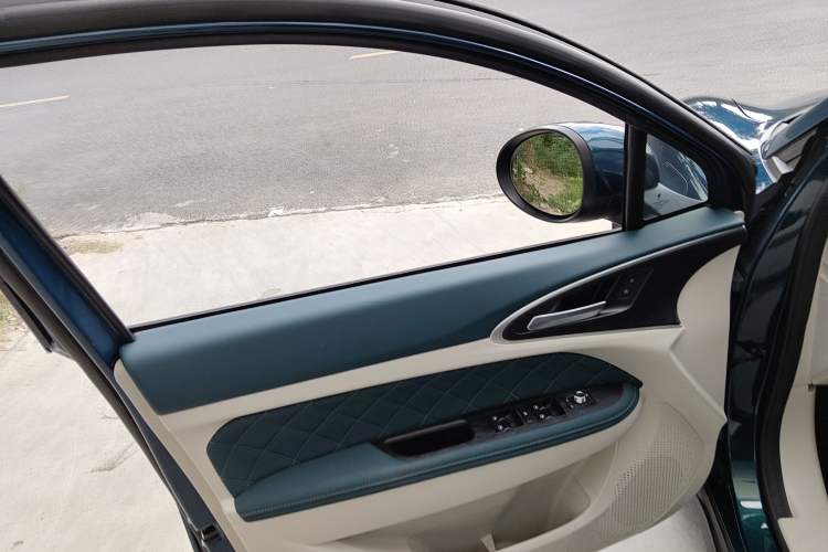 Used ORA Good Cat 2022 Morandi Edition 400km Standard Range Premium Version Lithium Iron Phosphate
