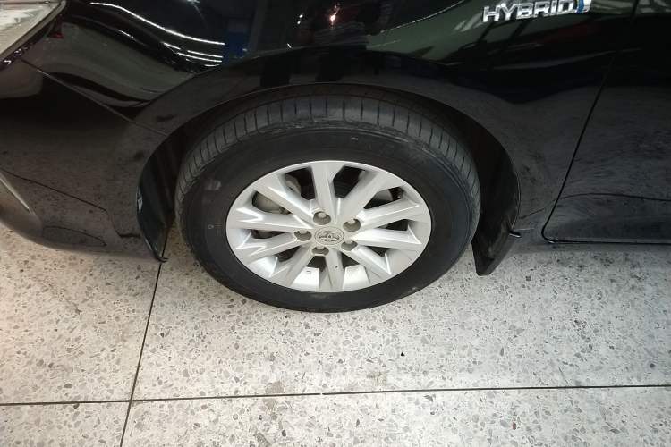 Used Toyota Camry 2015 Dual-Engine 2.5 HG Luxury Navigation Edition
