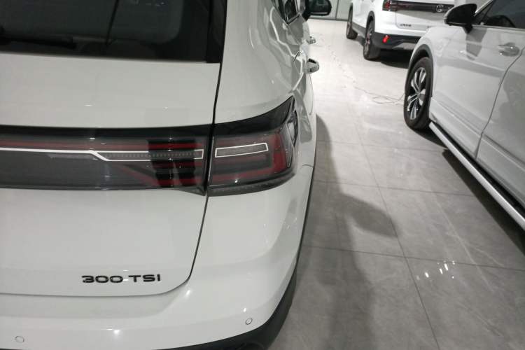 Used Volkswagen Tharu 2024 300TSI Two-Wheel-Drive Moon Luxury Edition
