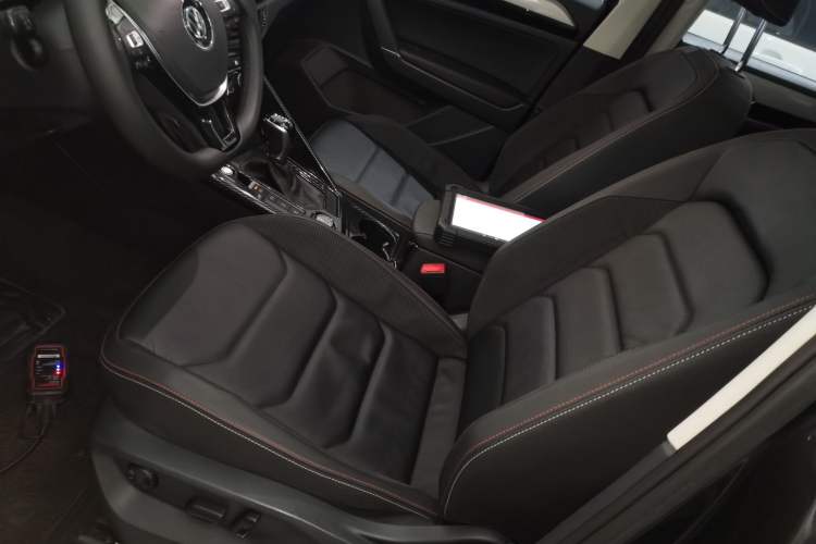 Used Volkswagen Tayron 2019 330TSI Two-Wheel Drive Luxury Model China VI Standard
