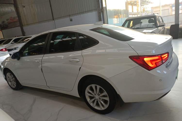 Used Buick Verano 2019 Sedan 20T Dual-Clutch Leading Model