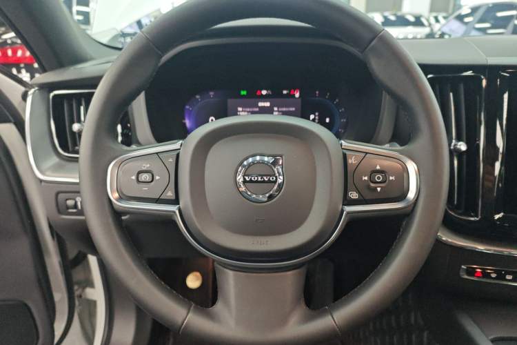 Used Volvo XC60 2022 B5 4x4 Zhiyi Luxury Edition
