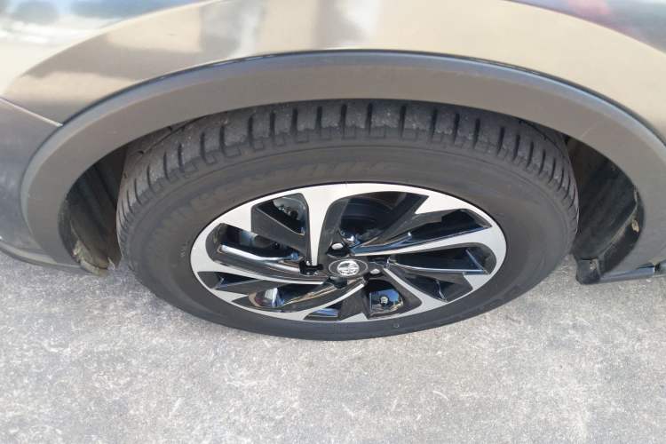 Used Toyota IZOA 2018 2.0L Yichi Version China VI Standard
