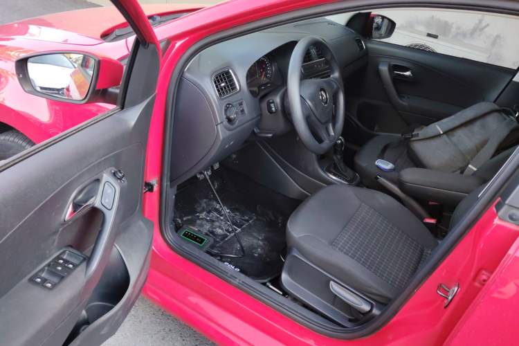 Used Volkswagen Polo 2014 1.4L Automatic Comfort Edition
