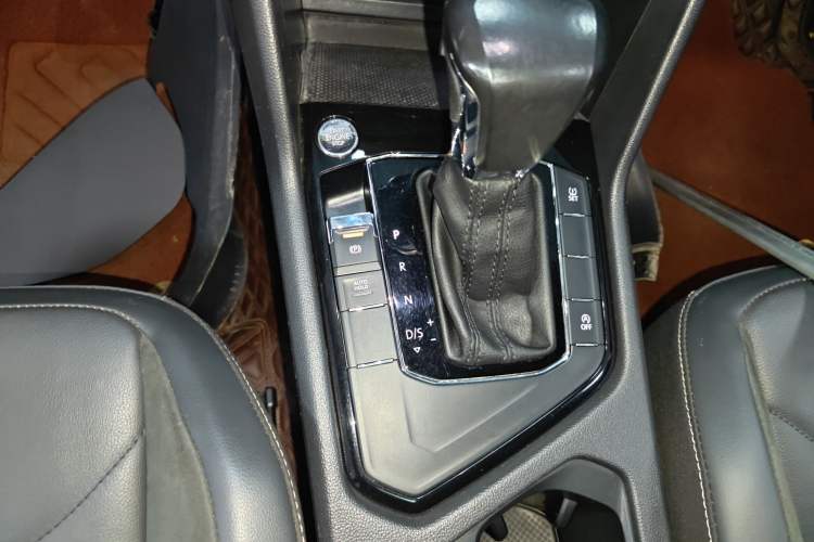 Used Volkswagen Tiguan L 2021 280TSI Automatic Two-Wheel Drive Smart Edition
