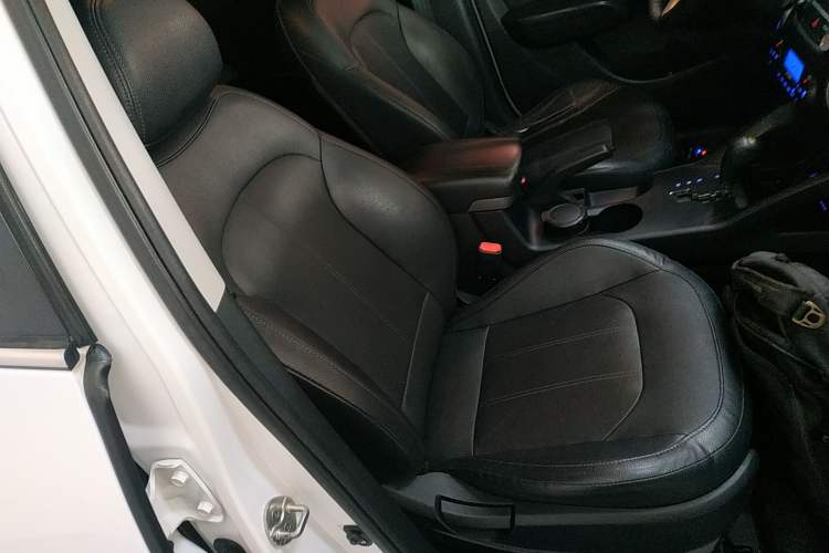 Used Hyundai ix35 2015 2.0L Automatic 2WD Smart Type China IV