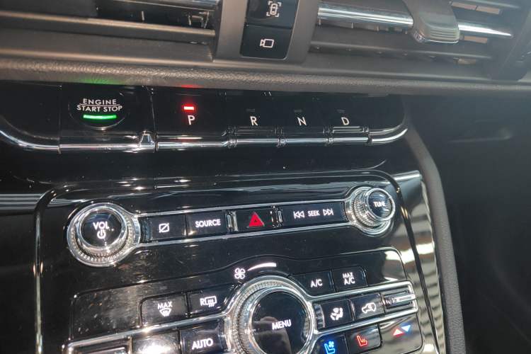 Used Lincoln Corsair 2021 2.0T Two-Wheel Drive Deluxe Edition