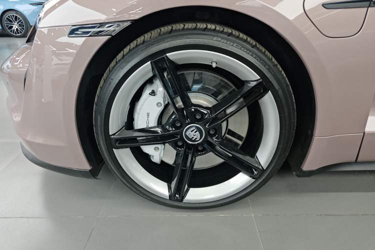 Used Porsche Taycan 2022-Year Updated Taycan