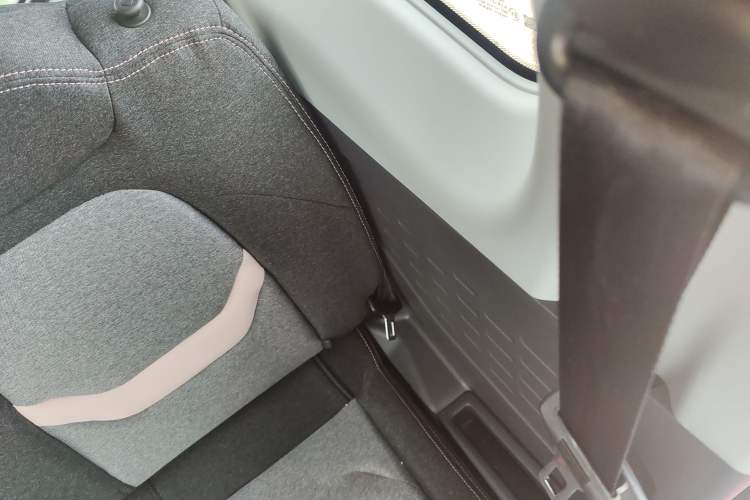 Used Chery QQ Ice Cream 2022 120km Conical Shape Lithium Iron Phosphate
