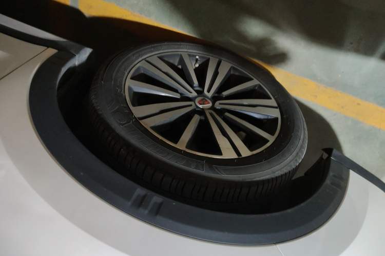 Used Roewe RX5 New Energy 2017 eRX5 50T Hybrid Connected Prestige Flagship Edition
