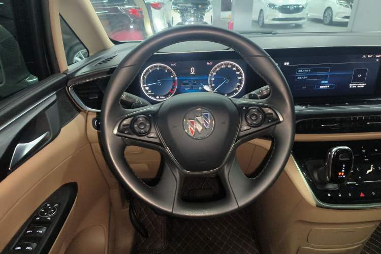 Used Buick GL8 2021 ES Landtrek 653T Luxury Model