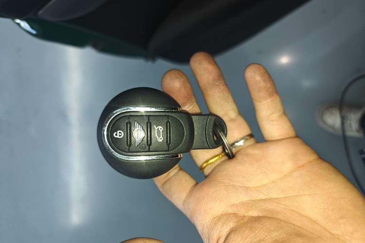 Used  MINI 2022 Updated 1.5T COOPER Classic Edition Five-Door Version
