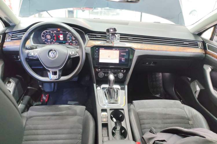 Used Volkswagen Magotan 2018 330TSI DSG Luxury Model
