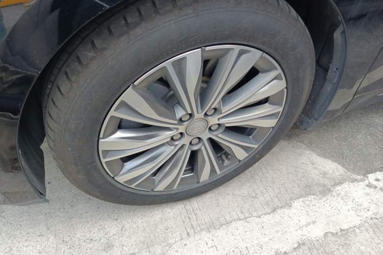 Used Hongqi E-QM5 2024 610 km PLUS
