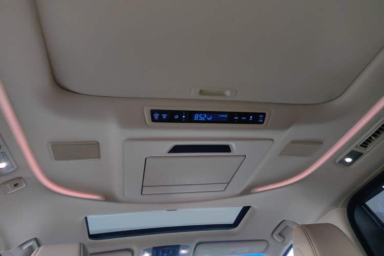 Used Toyota Alphard 2021 Dual-Engine 2.5L Luxury Edition
