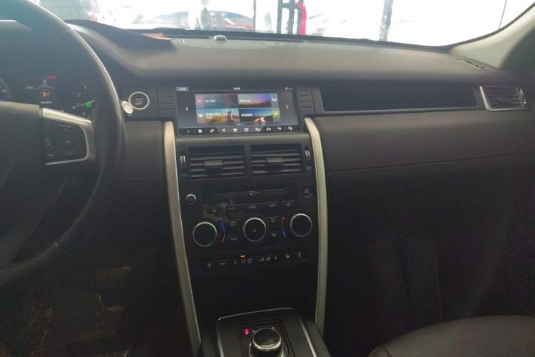 Used Land Rover Discovery Sport 2018 240 PS HSE LUXURY Edition
