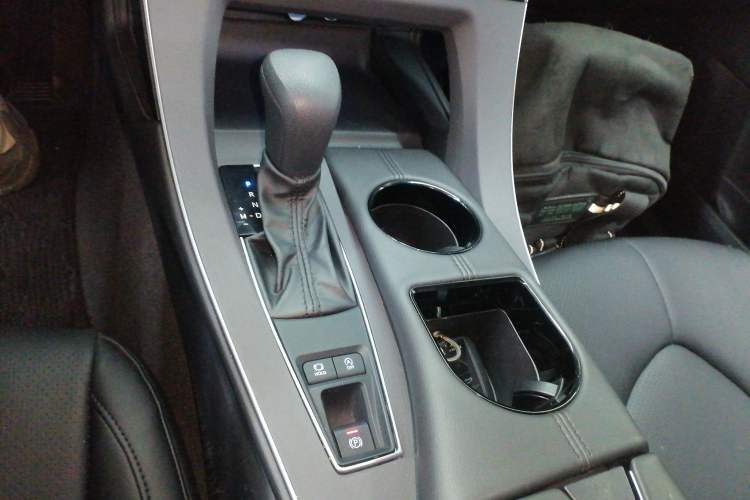 Used Toyota Avalon 2019 2.0L Ambition Edition China VI
