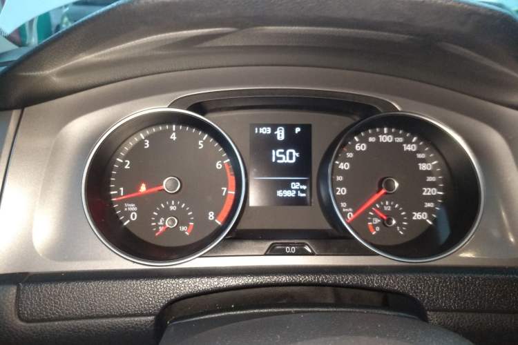 Used Volkswagen Golf 2015 1.6L Automatic Fashion Model