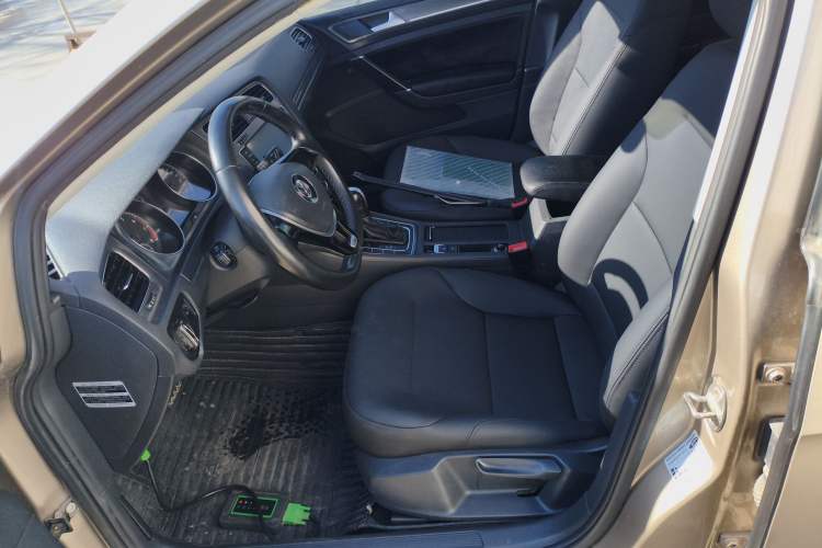 Used Volkswagen Golf 2015 1.4TSI Automatic Comfort Model
