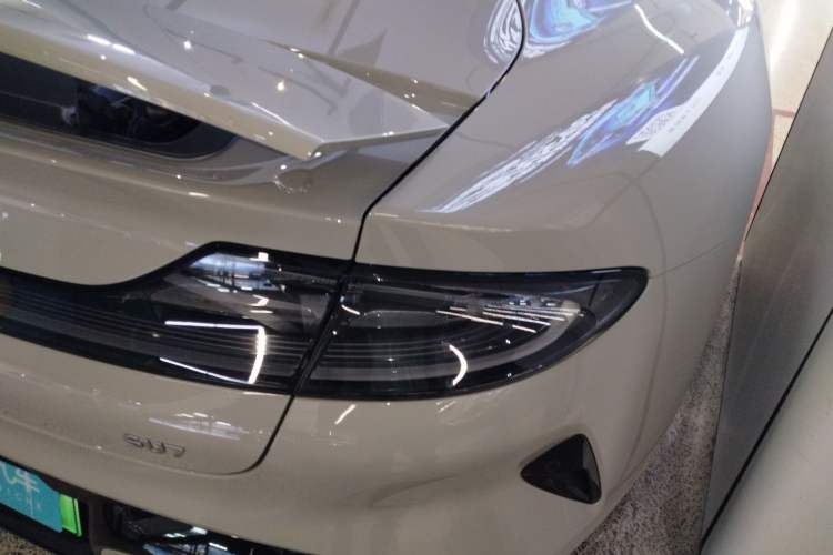 Used  SU7 2024 Rear-Drive Ultra-Long Range Advanced Pro-Level Intelligent Driving Version
