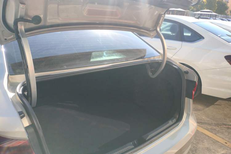 Used Volkswagen Lavida 2021 280TSI DSG Luxury Edition
