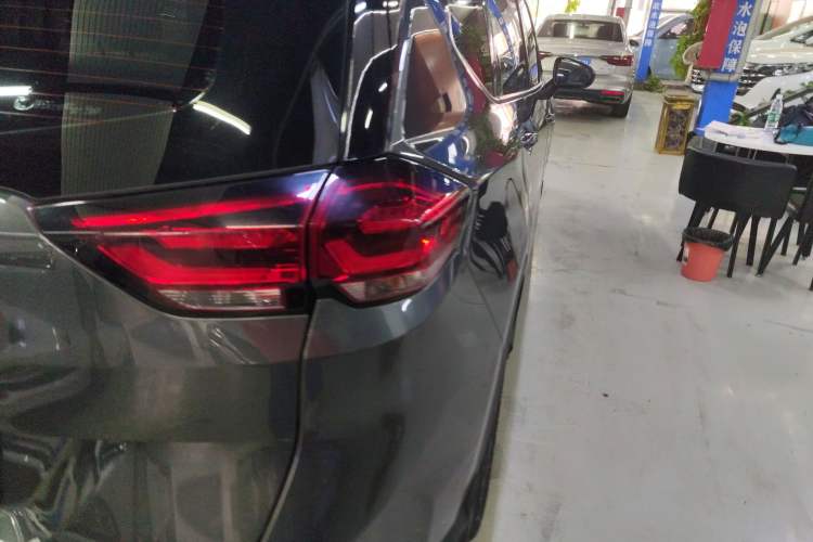 Used Chevrolet Orlando 2019 Redline 530T Automatic Enjoyment Version (5+2 Seating) China VI
